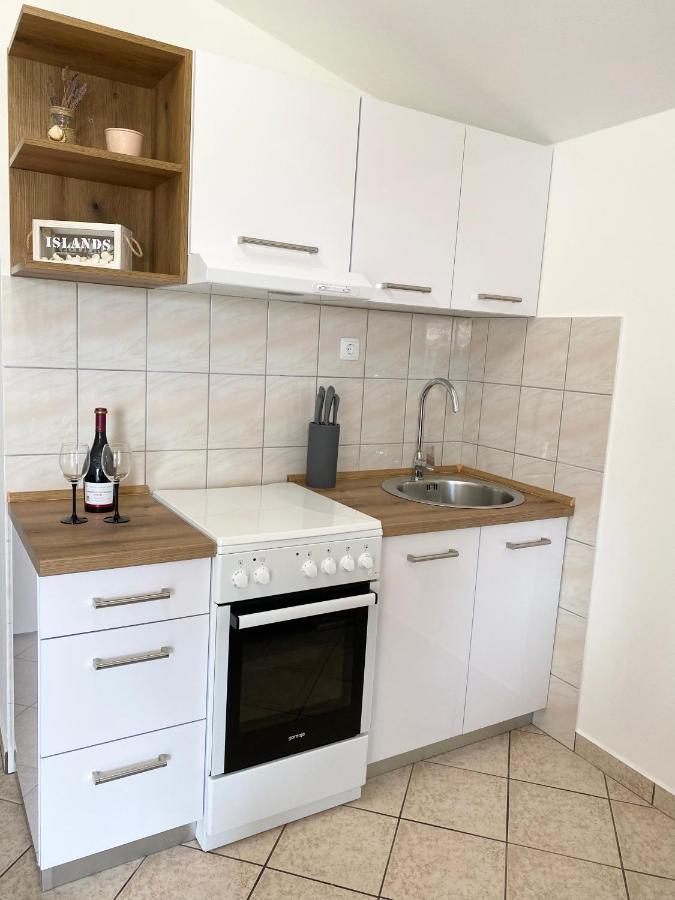 Apartments Lucmar Вир Екстер'єр фото